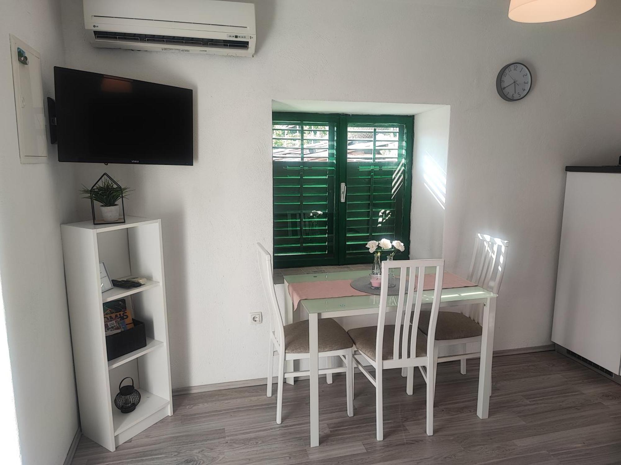 Apartment Mari Ostrvica Екстер'єр фото